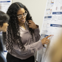 A UAlbany CNSE SURP student presenting their work at NY CREATES’ Albany NanoTech Complex